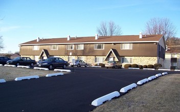 Julie Ann Square Apartments in Cedar Rapids, IA - Building Photo - Building Photo