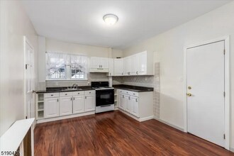 16 Smith St in Belleville, NJ - Building Photo - Building Photo
