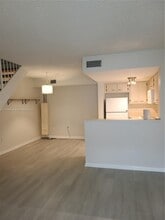 8615 NW 5th Ter, Unit 14-212 in Miami, FL - Building Photo - Building Photo