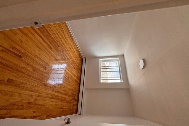 Jules Poitras Apartments in St. Laurent, QC - Building Photo - Building Photo