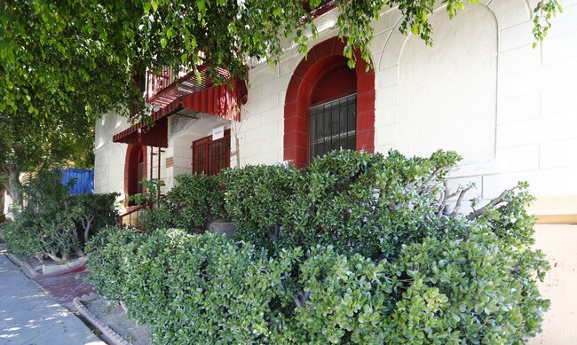 No Longer Managing in Los Angeles, CA - Building Photo - Building Photo