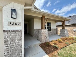 3209 Pagoda Pead Dr in Yukon, OK - Building Photo - Building Photo
