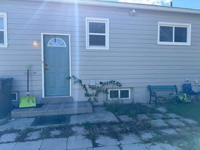 813 Grand Ave