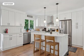 27 Water Hole Rd in East Hampton, NY - Foto de edificio - Building Photo