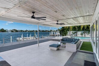 1055 Stillwater Dr in Miami Beach, FL - Building Photo - Building Photo