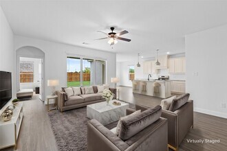 2405 Peebles Ln in Denton, TX - Foto de edificio - Building Photo