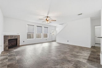 15330 Day Trip Trail in Cypress, TX - Foto de edificio - Building Photo