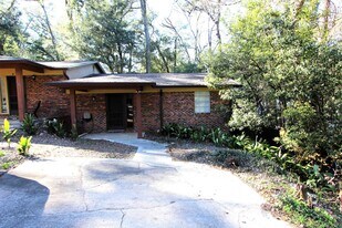 1530 Pullen Rd in Tallahassee, FL - Building Photo