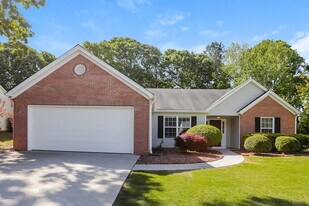 2747 Wilding Green Ln in Dacula, GA - Building Photo