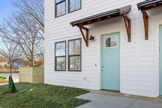 1758 S Highland Park Ave in Chattanooga, TN - Building Photo - Building Photo