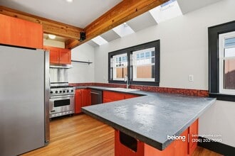 4302 Woodlawn Ave N in Seattle, WA - Building Photo - Building Photo