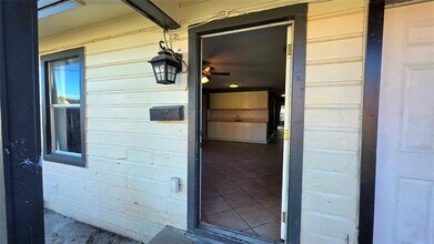 1417 College St in Grand Prairie, TX - Building Photo - Building Photo