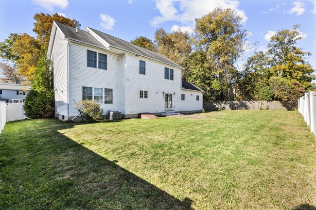 240 Highland Ave in Stratford, CT - Building Photo - Building Photo