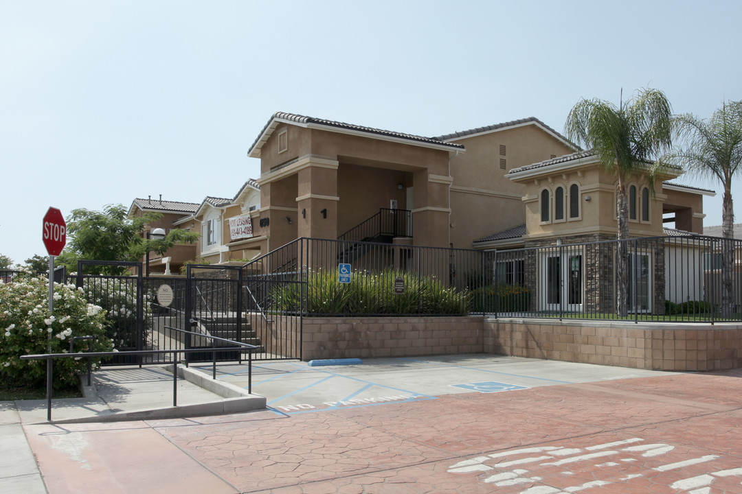 Perris Garden Apartments in Perris, CA - Foto de edificio