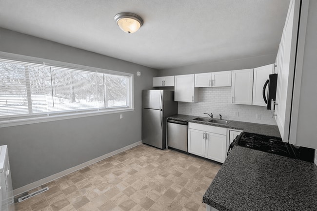 1593 Shady Lane Rd in Columbus, OH - Building Photo - Building Photo