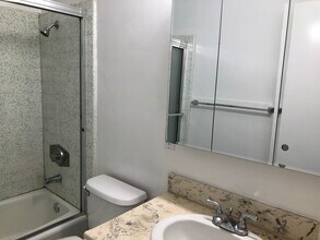 1855 Butler Ave in Los Angeles, CA - Foto de edificio - Building Photo