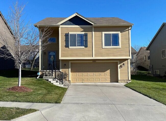 property at 7111 S 183rd Ave