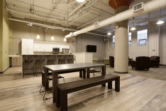 The Lofts at 509 Vine in Philadelphia, PA - Foto de edificio - Interior Photo