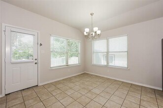 1037 E Powell Ave in Fort Worth, TX - Building Photo - Building Photo