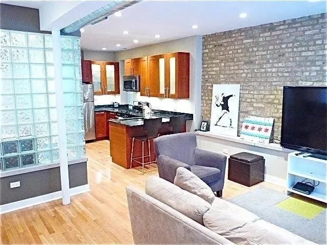 1636 W Beach Ave, Unit 1F