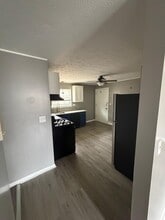 1081 Blue Hills Ave, Unit C in Bloomfield, CT - Building Photo - Building Photo