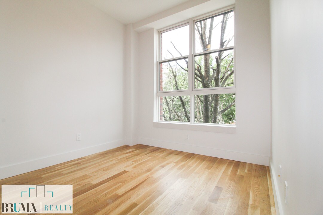 2028 Davidson Ave in Bronx, NY - Building Photo