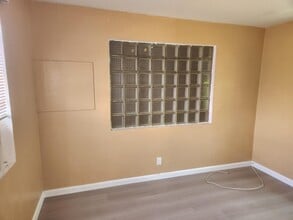 134 W 24th St in Riviera Beach, FL - Building Photo - Building Photo