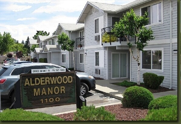 Alderwood Manor in Ellensburg, WA - Building Photo