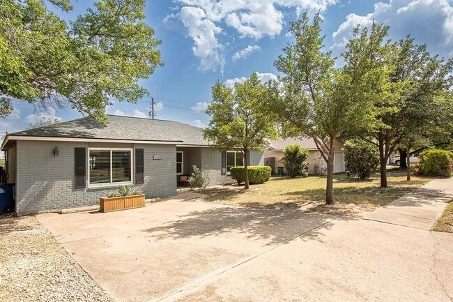 13201 Bourbon St in Austin, TX - Building Photo - Building Photo