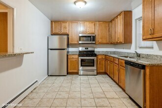 1322 W Lunt Ave in Chicago, IL - Building Photo - Building Photo