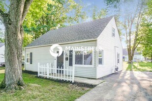 890 Bucknell Rd in Columbus, OH - Building Photo