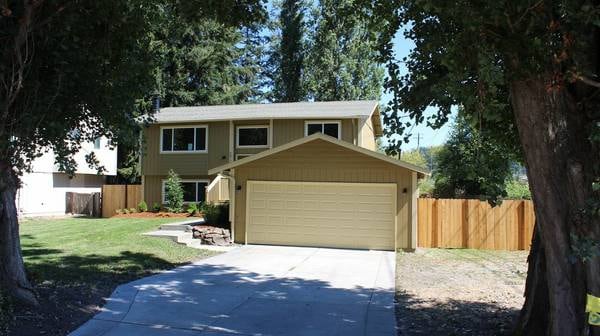 20723 14th Dr SE in Bothell, WA - Foto de edificio
