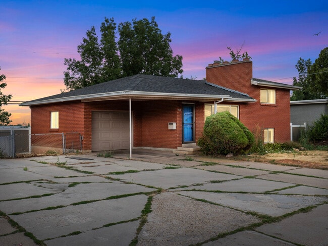 property at 525 Monroe Blvd