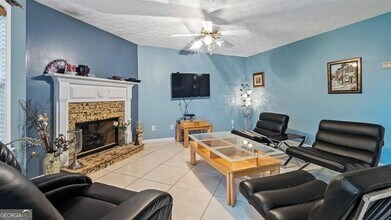 3930 Bogan Mill Rd NE in Buford, GA - Foto de edificio - Building Photo