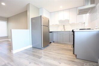 400 S Mariposa Ave-Unit -Tenant in Los Angeles, CA - Building Photo - Building Photo