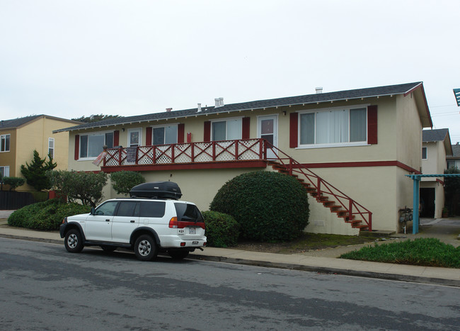 305 Esplanade in Pacifica, CA - Building Photo - Building Photo