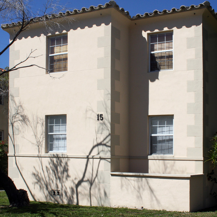 15 Sidonia Ave in Coral Gables, FL - Foto de edificio