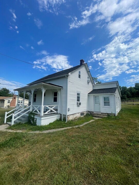 21328 Mt Lena Rd in Boonsboro, MD - Building Photo