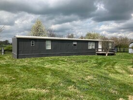 5253 Stewart Rd in Lexington, KY - Building Photo