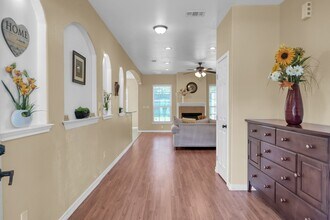 157 April Waters Dr W in Montgomery, TX - Building Photo - Building Photo