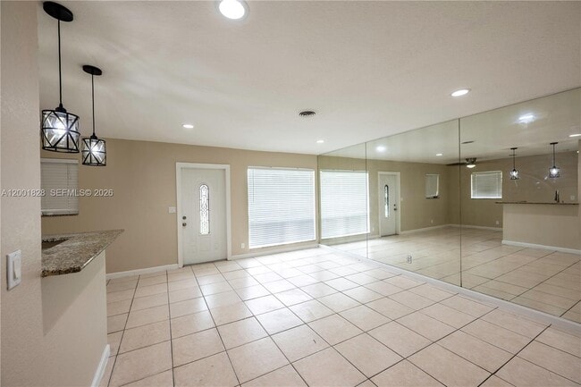 131 NW 57th St in Oakland Park, FL - Building Photo - Building Photo