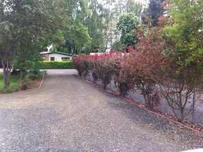 1055-1057 W Hilliard Ln in Eugene, OR - Building Photo - Building Photo