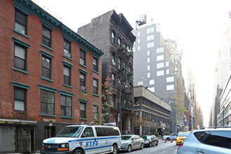 367 W 35th St in New York, NY - Building Photo - Building Photo