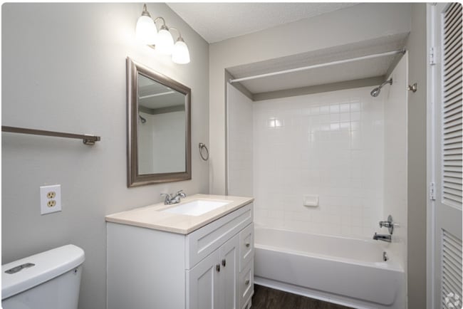 2121 Lobdell Blvd in Baton Rouge, LA - Foto de edificio - Building Photo