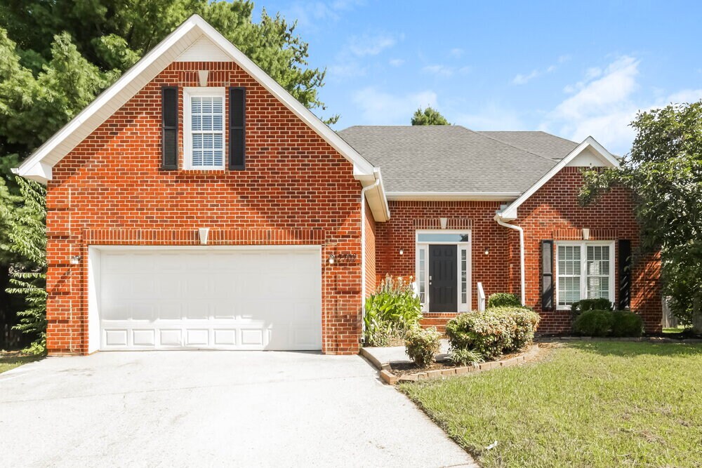 2702 Soaring Eagle Ct in Murfreesboro, TN - Foto de edificio