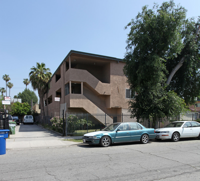 14767 Delano St in Van Nuys, CA - Building Photo