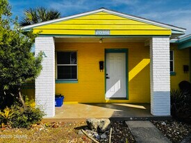 391 S Halifax Dr in Ormond Beach, FL - Building Photo