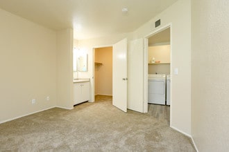 Windsor Ridge Apartments in Sacramento, CA - Building Photo - Interior Photo