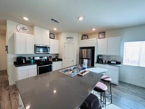 950 Kathryn Ct, Unit 1 in Fernley, NV - Building Photo - Building Photo