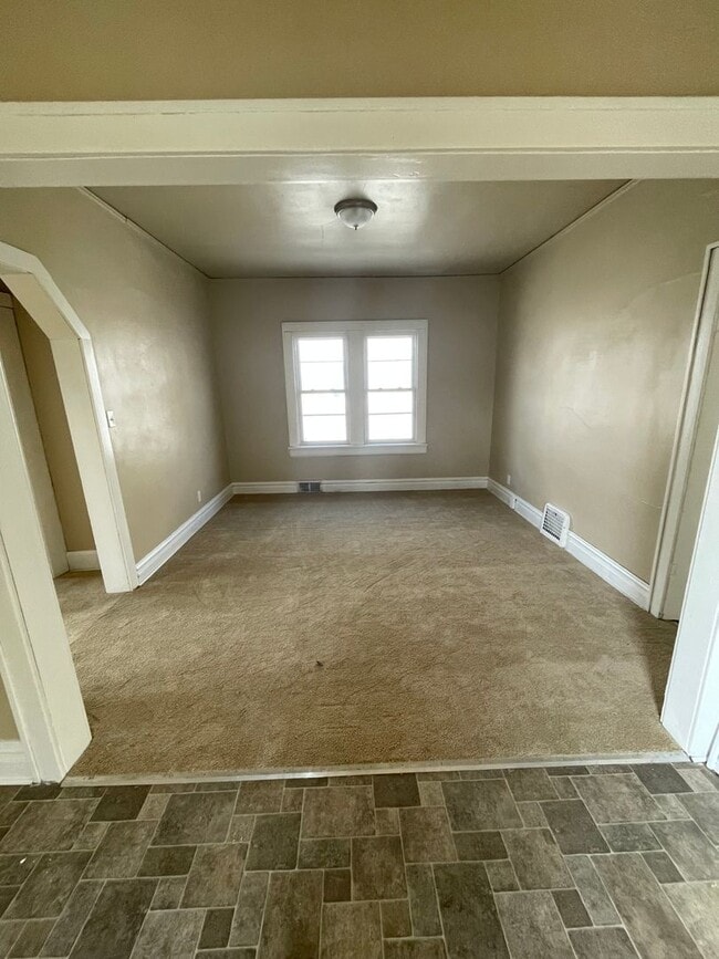 1403 Rawson Ave in South Milwaukee, WI - Building Photo - Building Photo